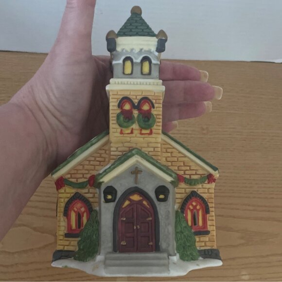 Grandeur Noel Snow Flake Village Church and Museum Christmas Hand Painted 1994 - Picture 6 of 14